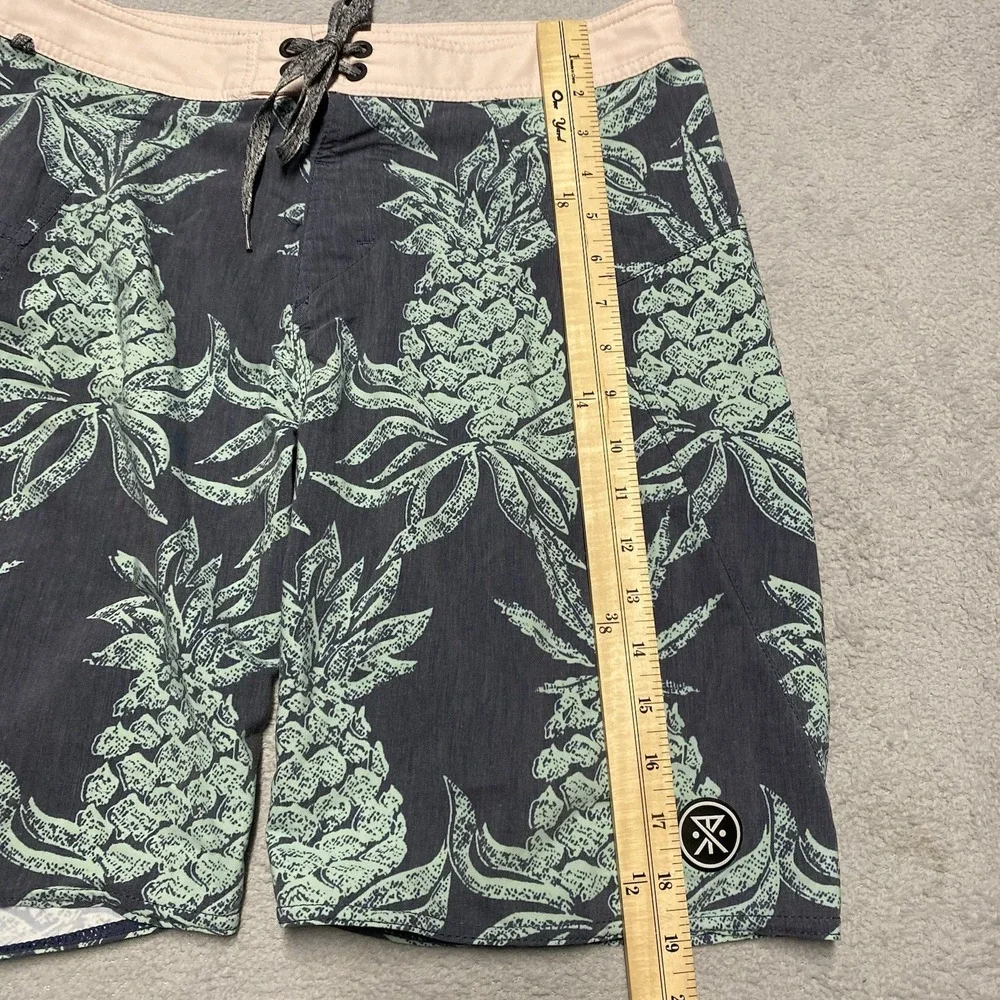 Roark‎ Revival Board Shorts Mens 30 Pineapple Print Savage Unlined Drawstring